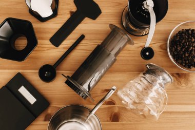Çelik su ısıtıcısı, ölçekler, El değirmeni, aeropress, kahve çekirdekleri için