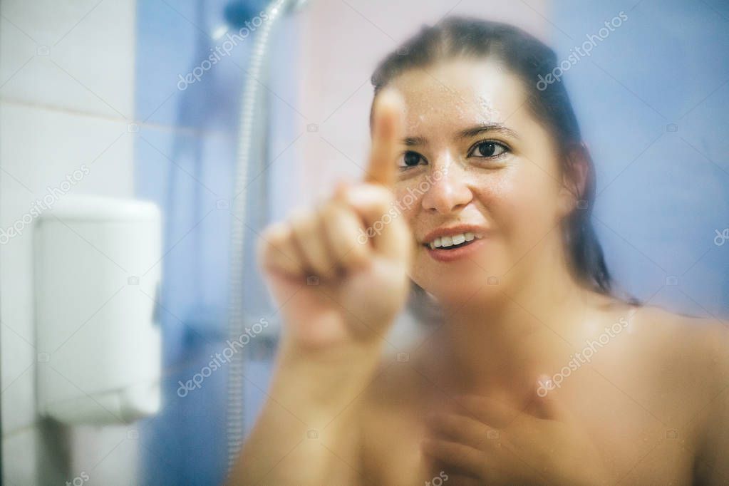 Unsuspecting Girl Spied On In Shower Thumb