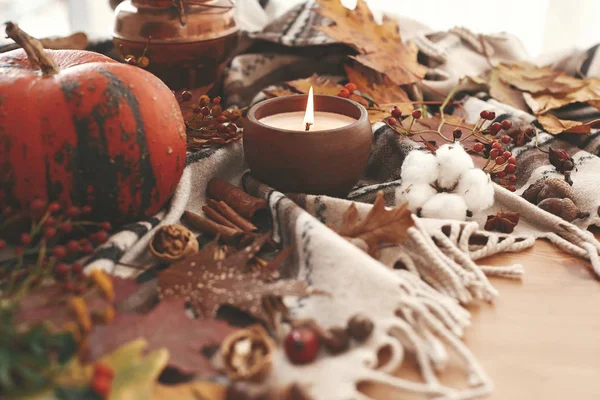 Stile di vita Hygge, umore autunnale. Buon Ringraziamento. Accogliente inspirati — Foto Stock