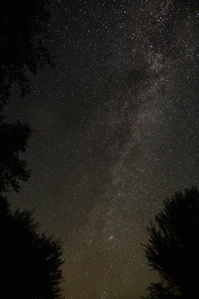 Verbazingwekkende Melkweg, Sterrennacht hemel met vallende sterren boven La — Stockfoto
