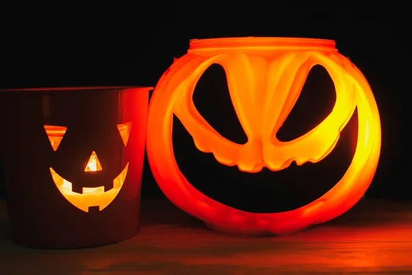 Happy Halloween. Glowing Jack-o-lantern face in dark. Spooky atm — Stock Photo, Image