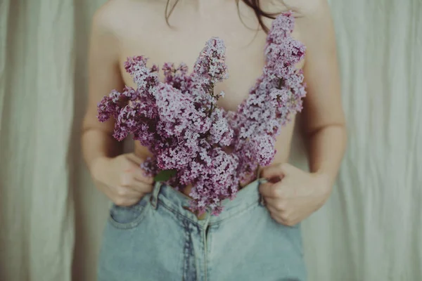 Blooming Lilac Flowers Covering Naked Woman Upper Body Rustic Background — Stock Photo, Image