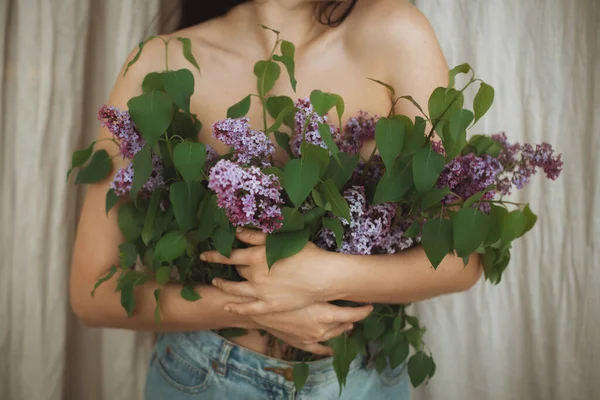 Beautiful Girl Covering Naked Upper Body Blooming Lilac Flowers Creative — Stock Photo, Image