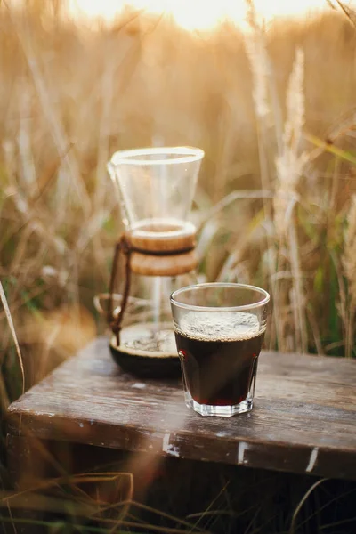 Alternative Coffee Brewing Outdoors Travel Hot Coffee Glass Cup Glass — Stock Photo, Image