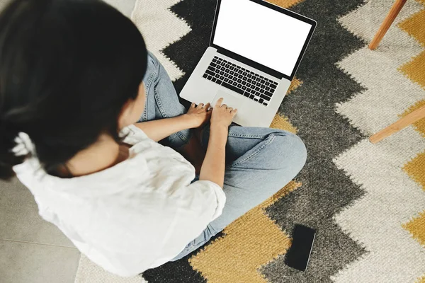 Stylish Hipster Girl Using Laptop Blank Screen Sitting Floor Modern — Stock Photo, Image