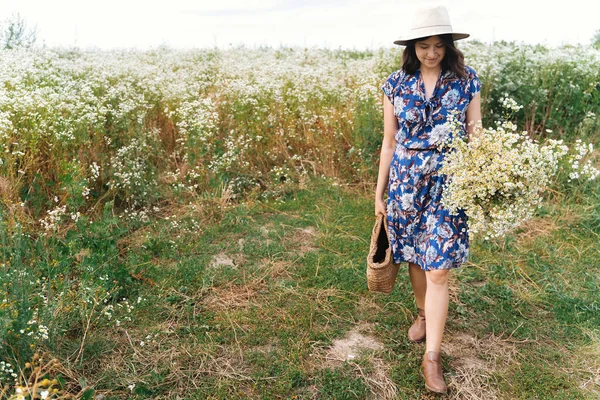 Stylish Young Woman Blue Vintage Dress Hat Gathering White Wildflowers — Stock Photo, Image