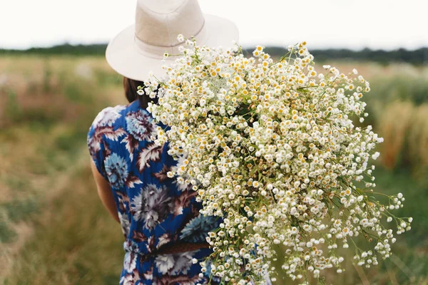 Stylish Young Woman Blue Vintage Dress Hat Walking White Wildflowers — Stock Photo, Image