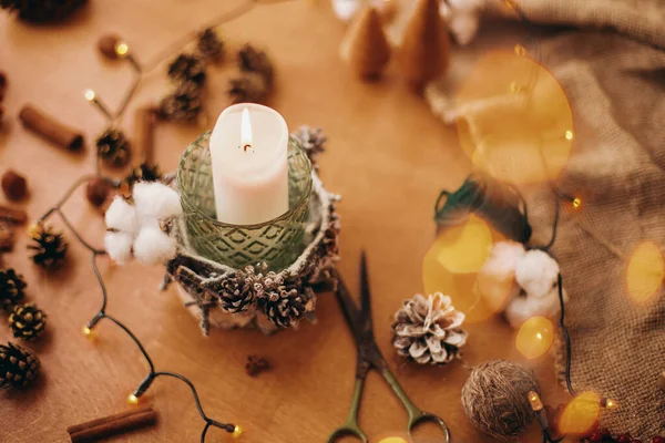 Fare Decorazioni Rustiche Candele Natalizie Candela Natalizia Portabandiera Rustico Fatta — Foto Stock