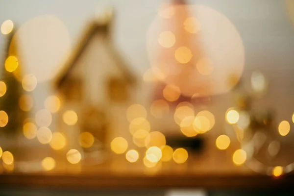 Astratto Sfondo Natale Immagine Sfocata Casa Alberi Glitter Luci Festive — Foto Stock