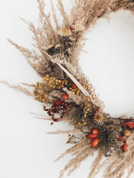 Stylish Rustic Autumn Wreath Hanging White Wall Fall Wreath Made — Stock Photo, Image