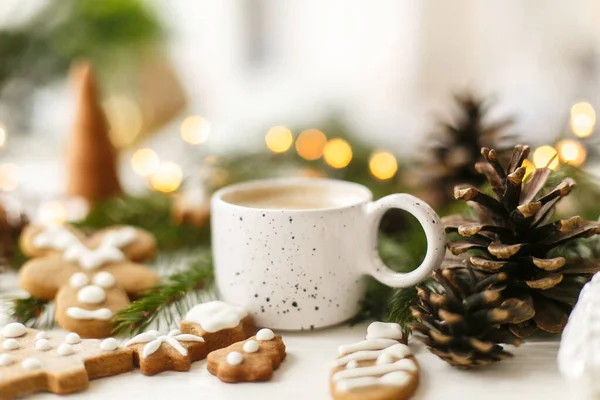 Hot Coffee Stylish White Cup Homemade Gingerbread Cookies Pine Cones — Stock Photo, Image