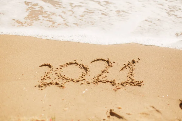 Hello 2021 Happy New Year 2021 Sign Sandy Beach Waves — Stock Photo, Image