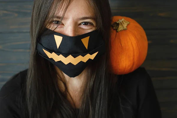 Halloween Celebration Safety Measures Social Distance Happy Female Black Evil — Stock Photo, Image