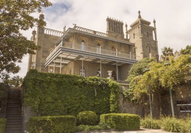 Yeşil Park.Crimea derinliklerinden sarayın Güney Doğu Cephe görünümü.