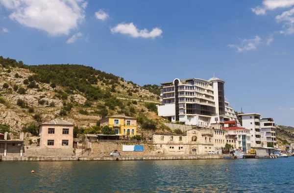 Edificios Antiguos Nuevos Orillas Pintoresca Bahía Balaklava Crimea — Foto de Stock