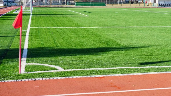 Köşe bayrak futbol sahası içinde