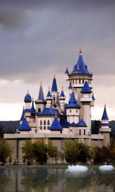 Eskişehir Sazova parkı peri kale portre resmi ünlü dönüm noktası