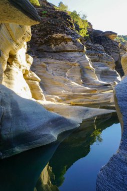 Usak 'taki Tasyaran Vadisi doğal parkı. Türkiye' nin suyu milyonlarca yıldır eskimiş.