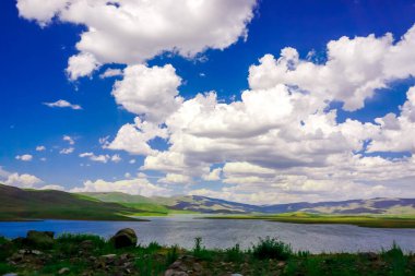 Erzurum 'da kedi barajı bulutlu bir günde