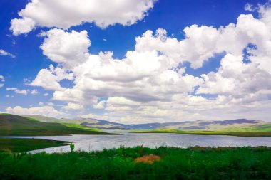 Erzurum 'da kedi barajı bulutlu bir günde