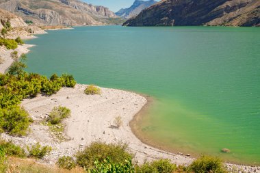 14 Temmuz 2025 Tortum Erzurum. Tortum şelalesi, tortum barajı, göl ve balık çiftlikleri güneşli bir günde.