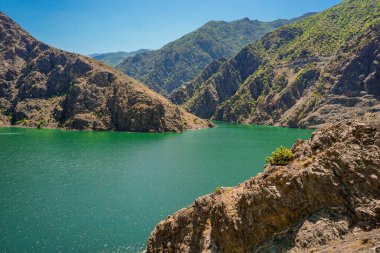14 Temmuz 2025 Tortum Erzurum. Tortum şelalesi, tortum barajı, göl ve balık çiftlikleri güneşli bir günde.