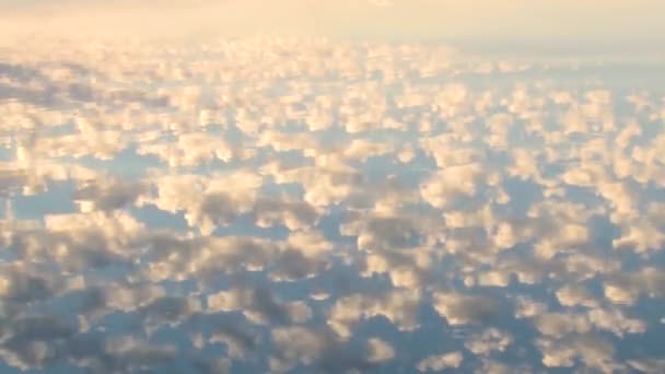 Cinemagram -黙示録的な劇的な雲と湖の上の日没、時間の経過. — ストック動画