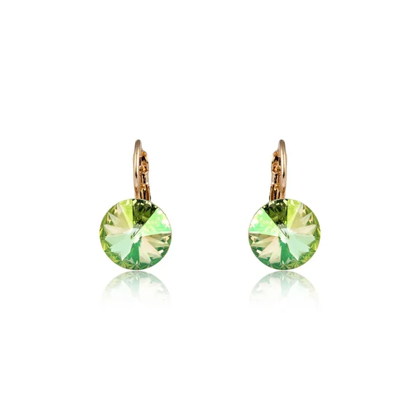 Paar Smaragdgrüne Ohrringe Auf Weißem Hintergrund — Stockfoto
