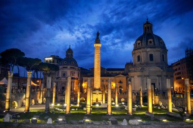 Gece Roma kalıntıları Roma, İtalya