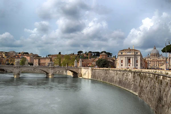 Tiber River Ancient City Architecture Rome Beautiful Old Stone Bridge — Stock Photo, Image