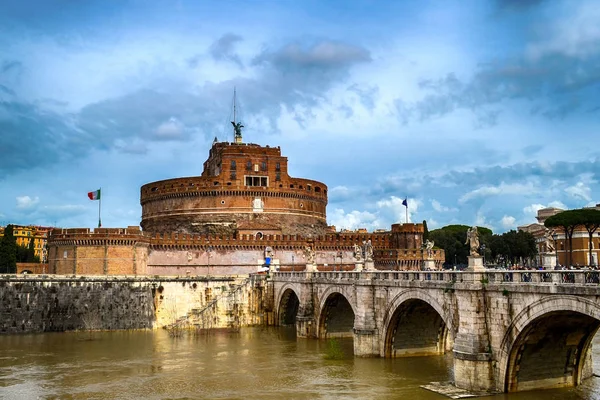 Tiberis Ősi Szent Angyal Vár Gyönyörű Régi Híd Róma Olaszország — Stock Fotó