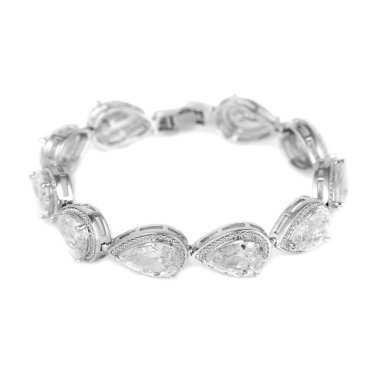 Beyaz arka plan üzerinde izole gümüş elmas bilezik