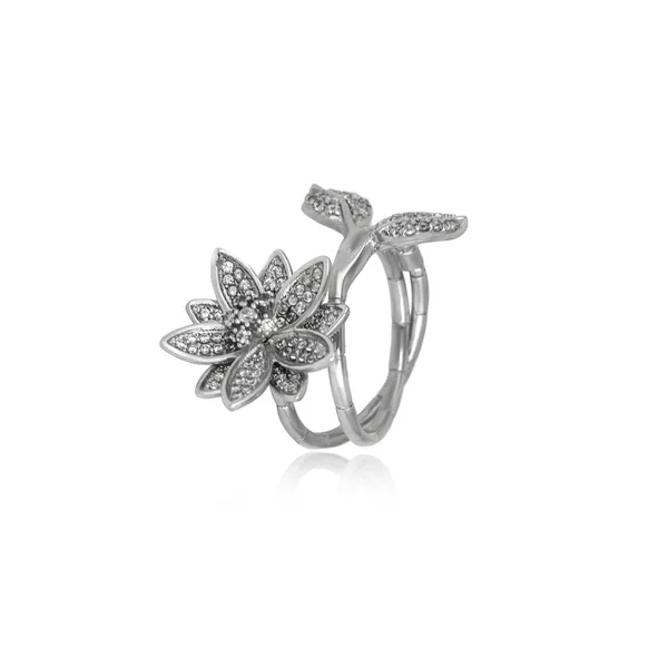 Zilveren Diamanten Ring Geïsoleerd Witte Achtergrond — Stockfoto