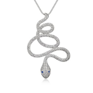 Beyaz arka plan üzerinde izole gümüş moda kolye