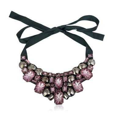 Moda elmas kolye üzerinde beyaz izole