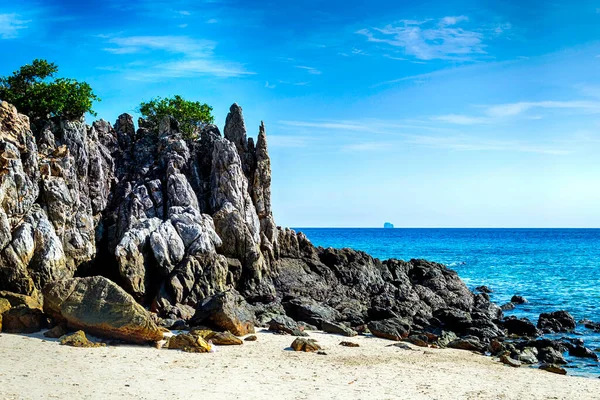 Isla Rocosa Mar Andamán Punto Snorkel Tailandia — Foto de Stock