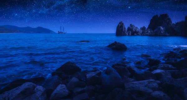 Medieval Sailboat Horizon Mediterranean Sea Bay Night Majestic Milky Way — Stock Photo, Image
