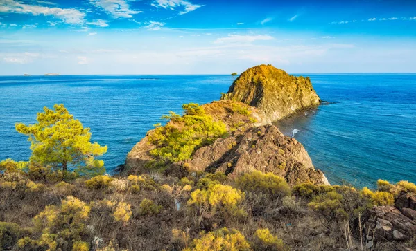 Vista de la costa del mar Mediterráneo — Foto de Stock