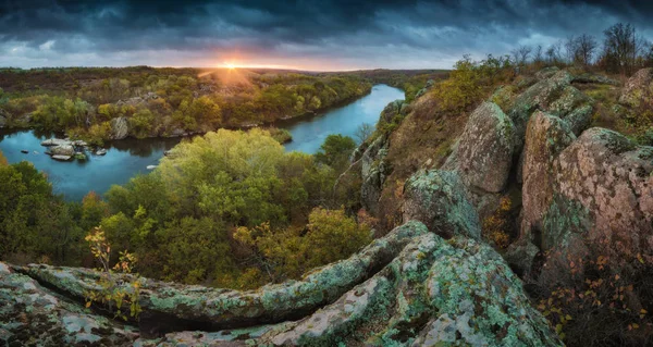 Panorama del amanecer sobre el río otoño —  Fotos de Stock