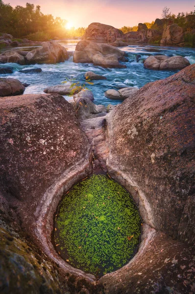 Interesante forma de piedra — Foto de Stock