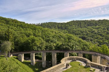 Neamt Kalesi - Targu Neamt, Moldavya bölgesindeki ortaçağ kalesi, Romanya