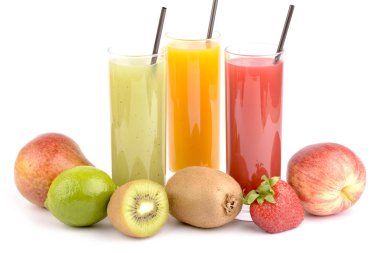 Beyaz üzerine taze meyve suları