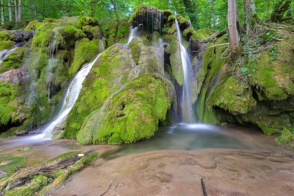 Cachoeira Beusnita Parque Nacional Cheile Nerei Beusnita — Fotografia de Stock