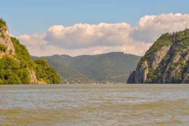 Romanya tuna nehir manzara