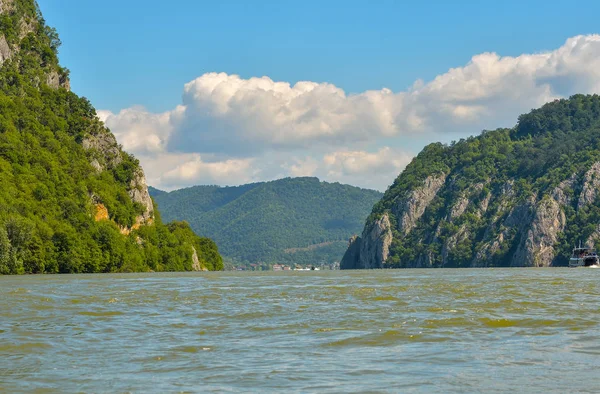 Romanya tuna nehir manzara