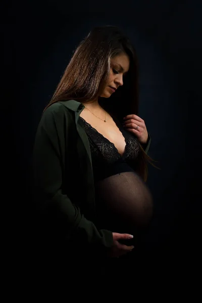 Zwangere Vrouw Raakt Buik — Stockfoto
