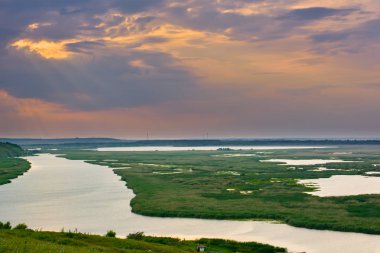 Tuna Nehri 'nde gün batımı - Görüntü