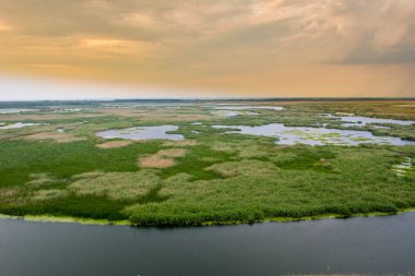 Tuna Nehri 'nde gün batımı - Görüntü
