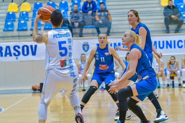 Csm Targoviste Jugar Juego Baschet Brasov Mujeres Deporte Rival Atleta — Foto de Stock