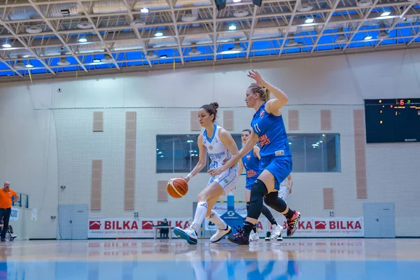 Csm Targoviste Jugar Juego Baschet Brasov Mujeres Deporte Rival Atleta — Foto de Stock